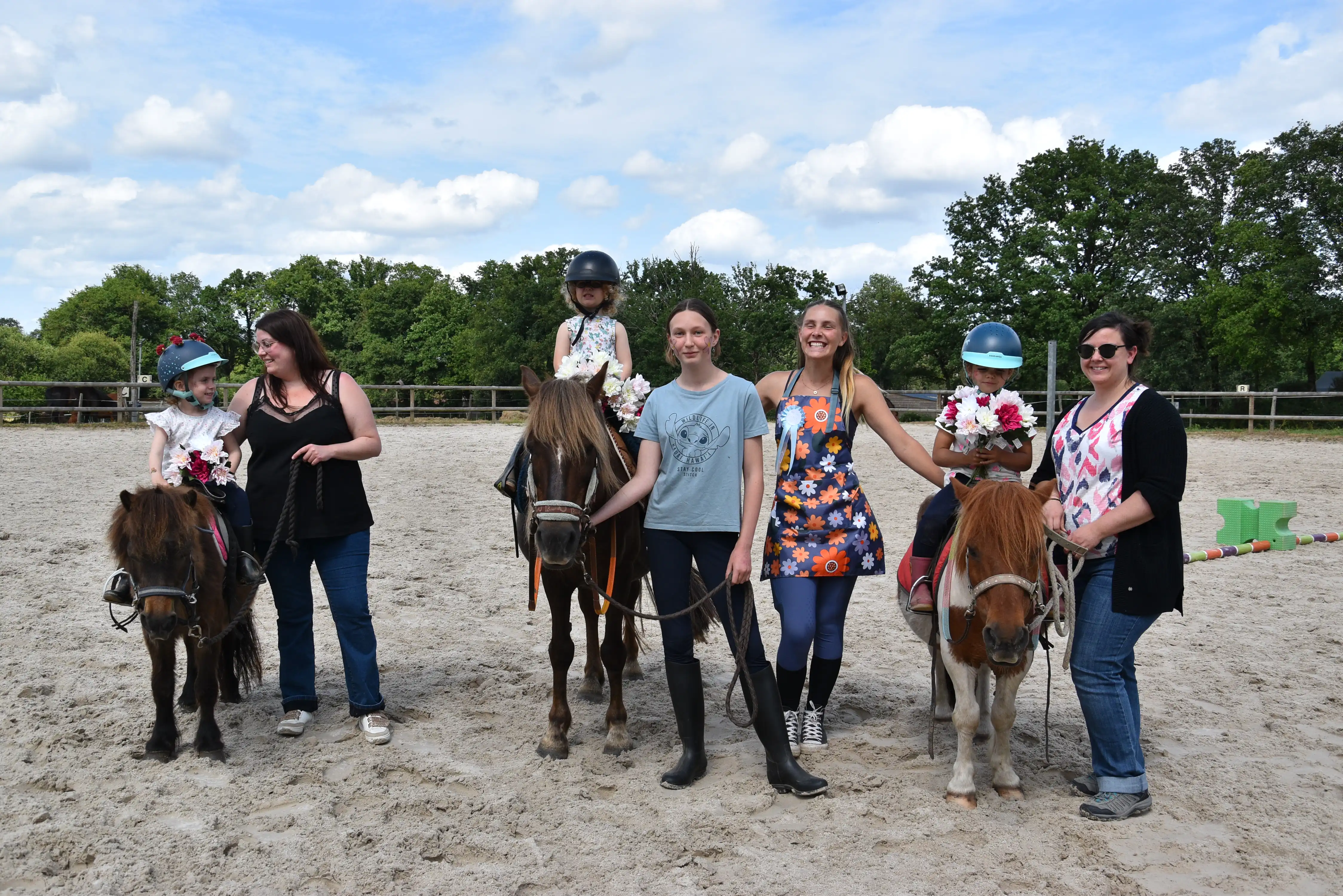 Photo les premiers pas à poney